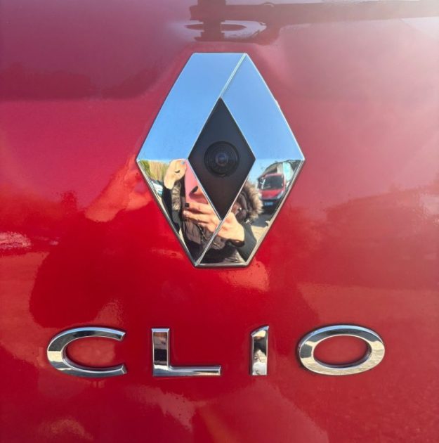 RENAULT  CLIO IV 1.2 TCE 120 EDC  INTENS 2015