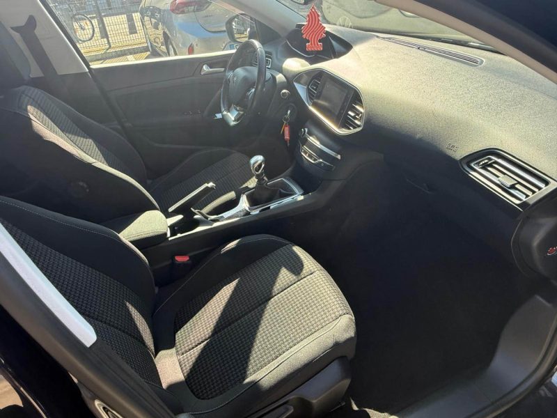 PEUGEOT 308 II BLUEHDI 130cv S&S ACTIVE BUSINESS - GPS/CARPLAY - 94.000kms
