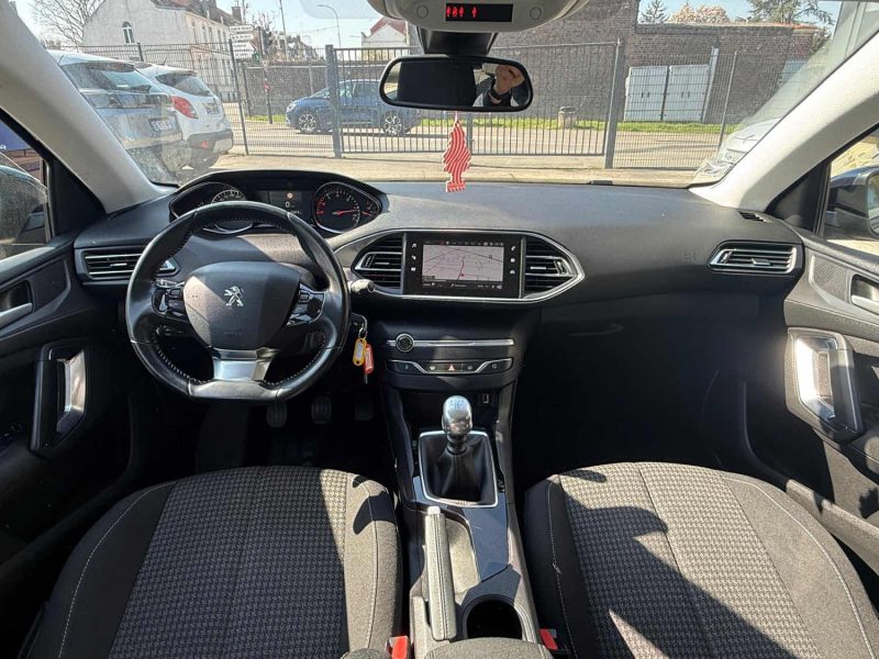 PEUGEOT 308 II BLUEHDI 130cv S&S ACTIVE BUSINESS - GPS/CARPLAY - 94.000kms