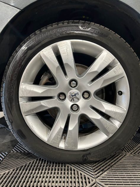 PEUGEOT 5008 2.0 HDI 163CH 