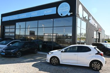 TOYOTA Yaris IV 116H Design 03/2021