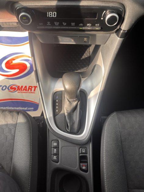 TOYOTA Yaris IV 116H Design 03/2021