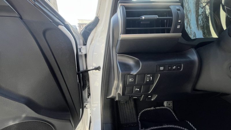 LEXUS IS 300H F SPORT TOIT OUVRANT 