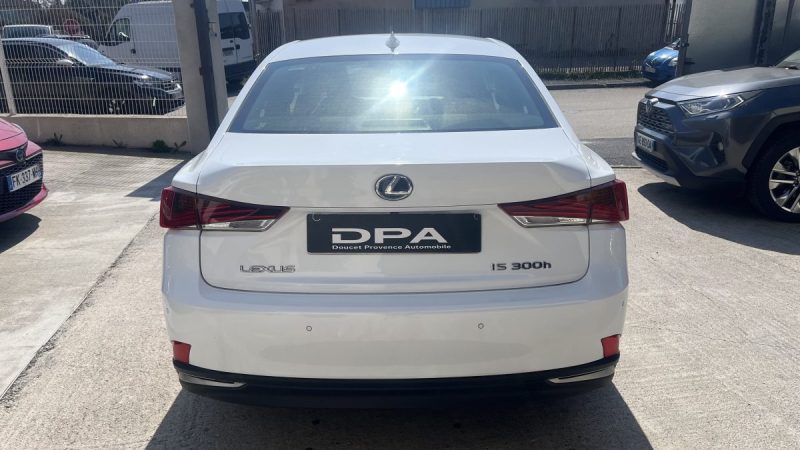 LEXUS IS 300H F SPORT TOIT OUVRANT 