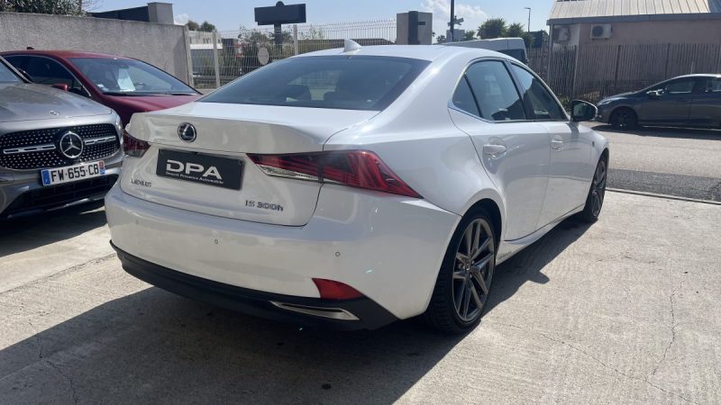 LEXUS IS 300H F SPORT TOIT OUVRANT 