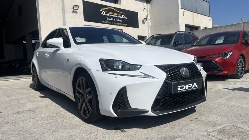LEXUS IS 300H F SPORT TOIT OUVRANT 