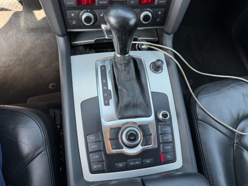 AUDI Q7 V6 3.0 TDI 240 AMBIENTE 7P 2010