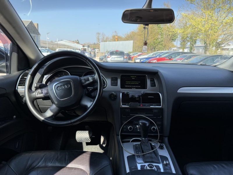 AUDI Q7 V6 3.0 TDI 240 AMBIENTE 7P 2010