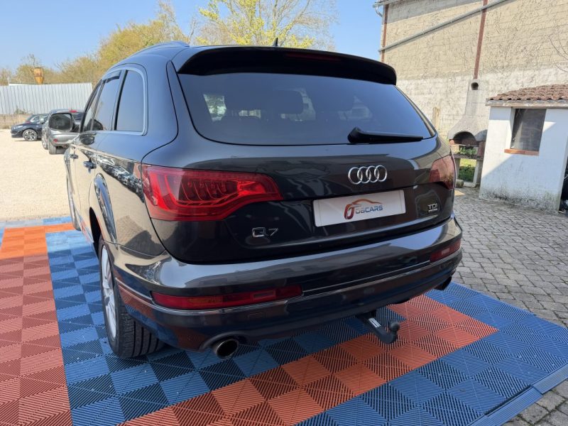 AUDI Q7 V6 3.0 TDI 240 AMBIENTE 7P 2010