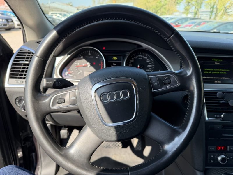 AUDI Q7 V6 3.0 TDI 240 AMBIENTE 7P 2010