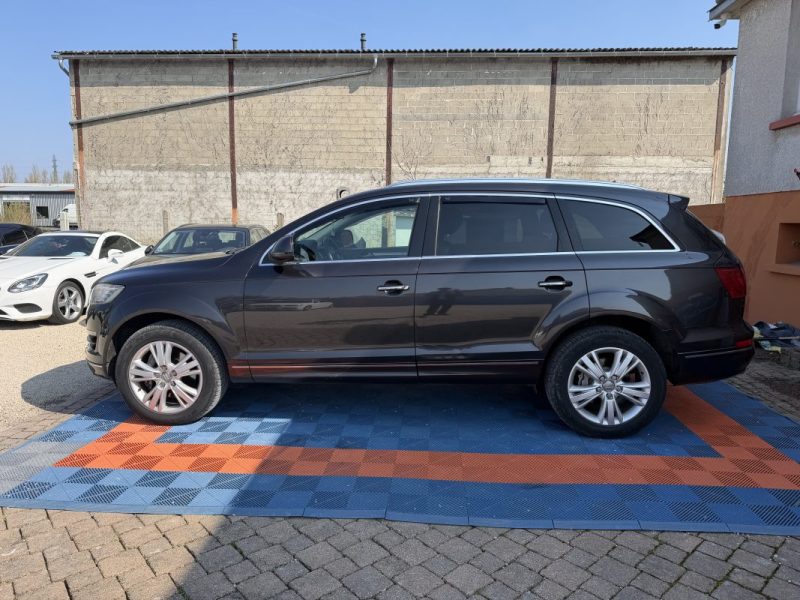 AUDI Q7 V6 3.0 TDI 240 AMBIENTE 7P 2010