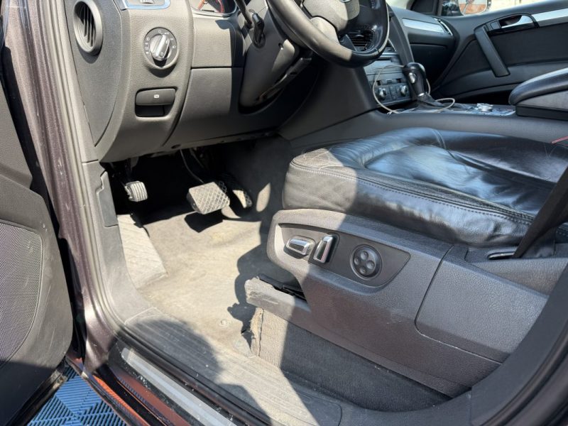 AUDI Q7 V6 3.0 TDI 240 AMBIENTE 7P 2010