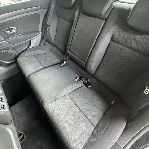 RENAULT LAGUNAIII BLACK EDITION 2010