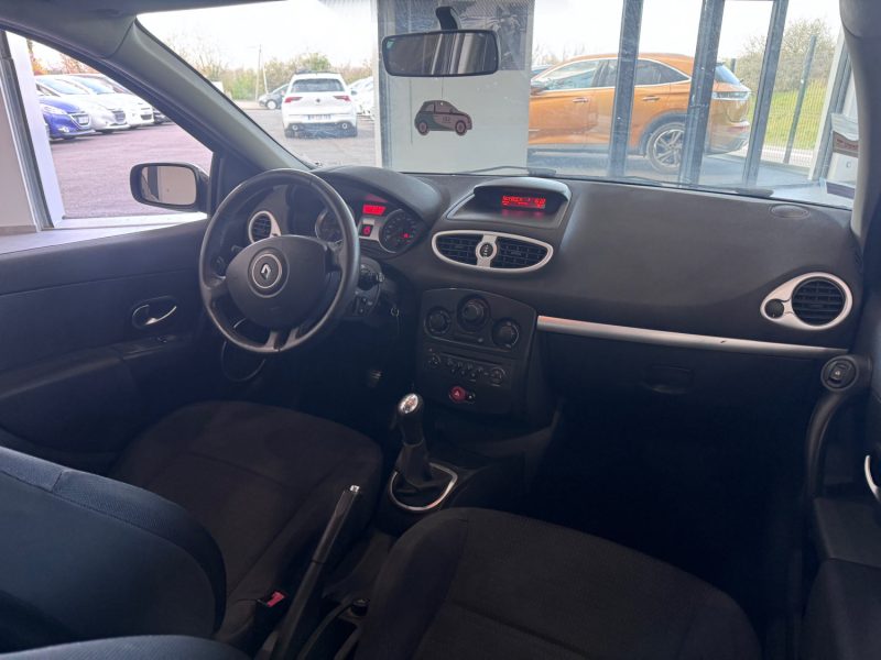 RENAULT CLIO III CONFORT DYNAMIQUE 1.4i 16V 100cv / 5 portes