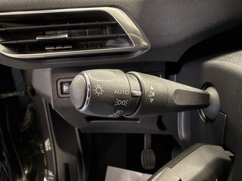 PEUGEOT 3008 1.2 130 ch S&S Allure Pack 43800kms - CARPLAY - CAMERA