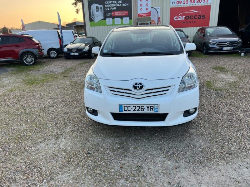 TOYOTA VERSO 126 D-4D Skyview