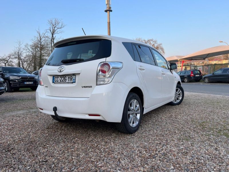 TOYOTA VERSO 126 D-4D Skyview