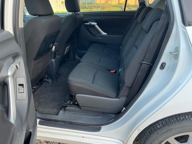 TOYOTA VERSO 126 D-4D Skyview