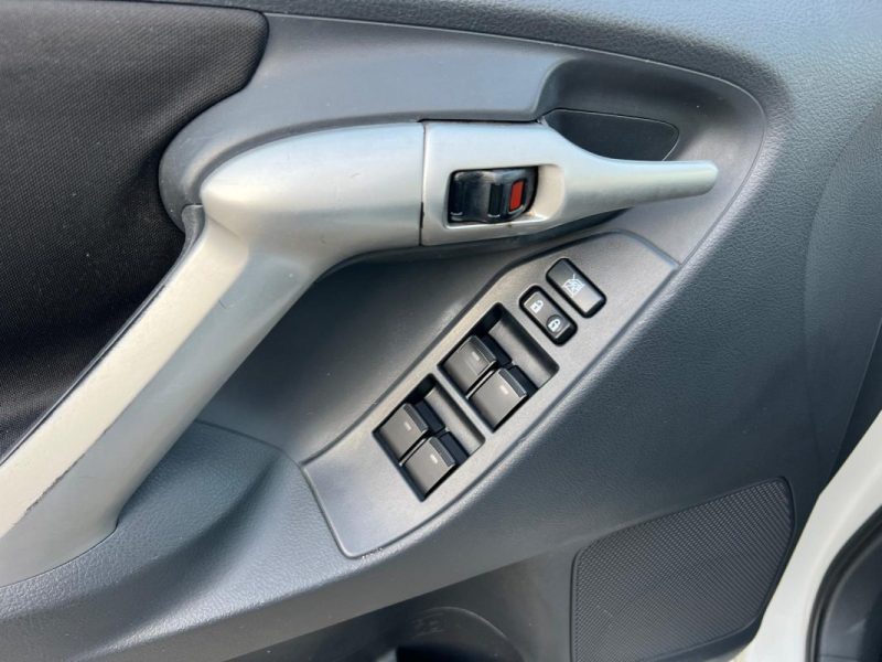 TOYOTA VERSO 126 D-4D Skyview
