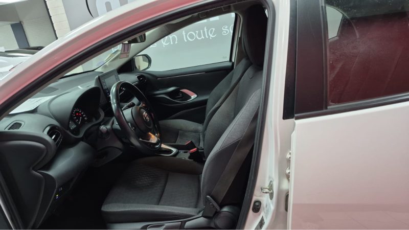 TOYOTA YARIS 4 BERLINE 116cv DYNAMIC BUSINESS 2022/1 ERE MAIN/TVA RECUPERABLE