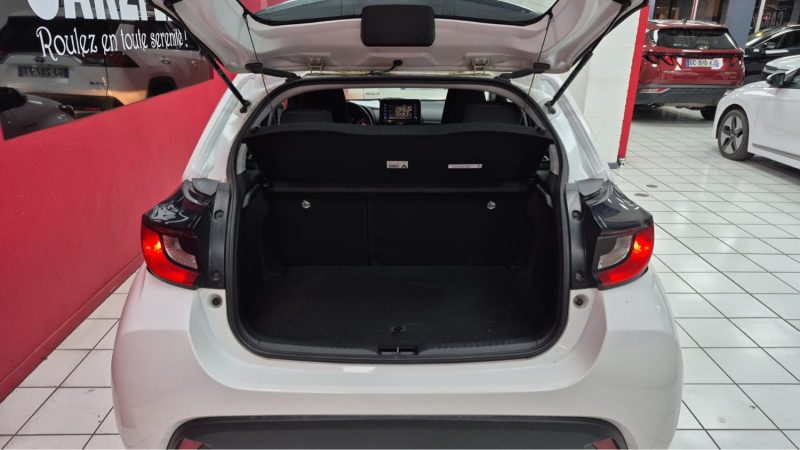 TOYOTA YARIS 4 BERLINE 116cv DYNAMIC BUSINESS/1 ERE MAIN/TVA RECUPERABLE