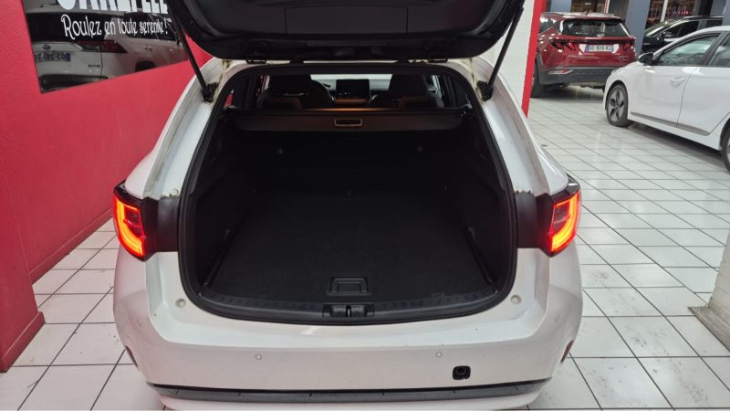 TOYOYA COROLLA TOURING SPORTS 122cv DYNAMIC BUSINESS/1 ERE MAIN/TVA RECUPERABLE