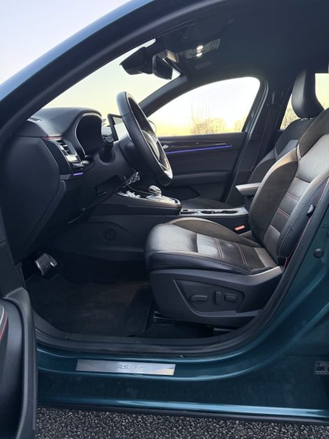 RENAULT ARKANA 1.6 E-Tech full hybrid 145ch RS LINE / SIÈGES ÉLECTRIQUES CHAUFFANTS / FEUX LED / CAM
