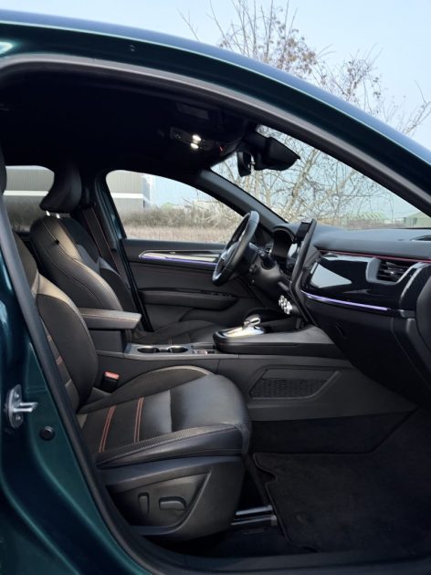 RENAULT ARKANA 1.6 E-Tech full hybrid 145ch RS LINE / SIÈGES ÉLECTRIQUES CHAUFFANTS / FEUX LED / CAM