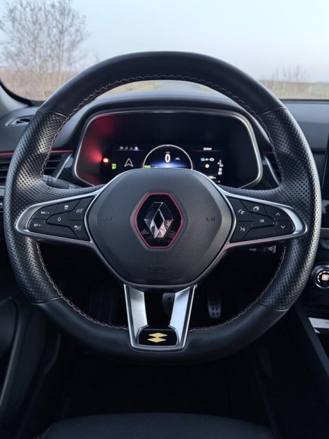 RENAULT ARKANA 1.6 E-Tech full hybrid 145ch RS LINE / SIÈGES ÉLECTRIQUES CHAUFFANTS / FEUX LED / CAM