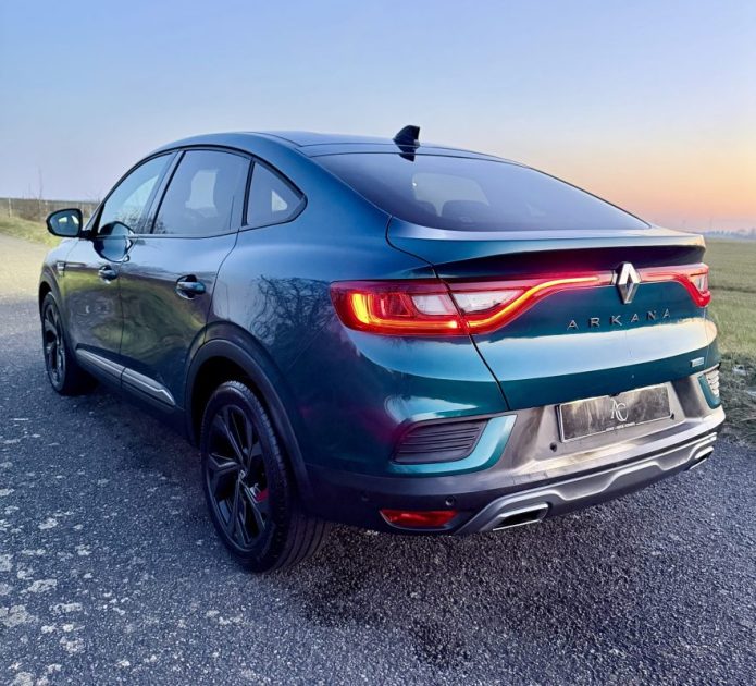 RENAULT ARKANA 1.6 E-Tech full hybrid 145ch RS LINE / SIÈGES ÉLECTRIQUES CHAUFFANTS / FEUX LED / CAM