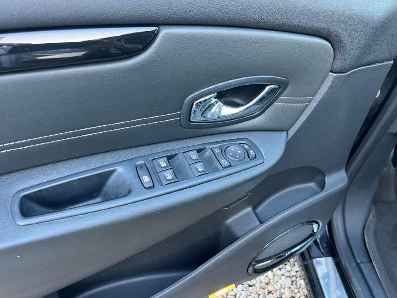 RENAULT SCENIC 1.6 dCi 130 ch Energy BOSE eco²
