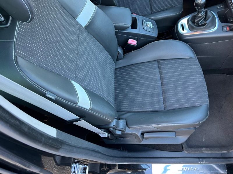 RENAULT SCENIC 1.6 dCi 130 ch Energy BOSE eco²