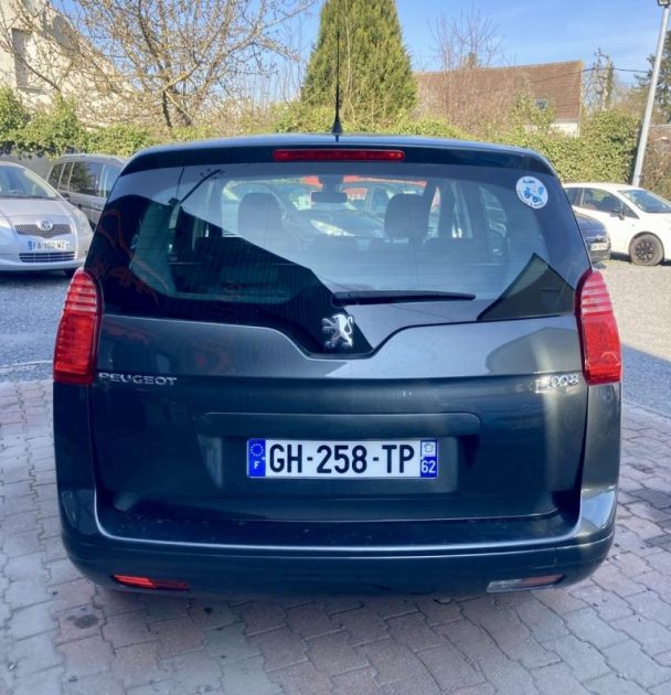 PEUGEOT 5008 1.6L HDi 110cv PREMIUM 7 Places / Révisée&Garantie 