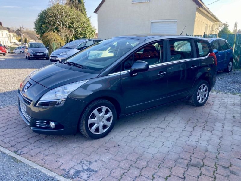 PEUGEOT 5008 1.6L HDi 110cv PREMIUM 7 Places / Révisée&Garantie 