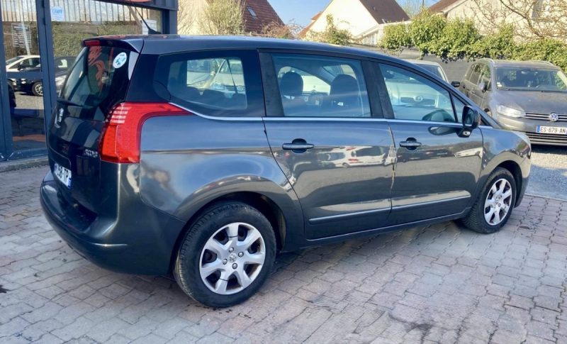 PEUGEOT 5008 1.6L HDi 110cv PREMIUM 7 Places / Révisée&Garantie 