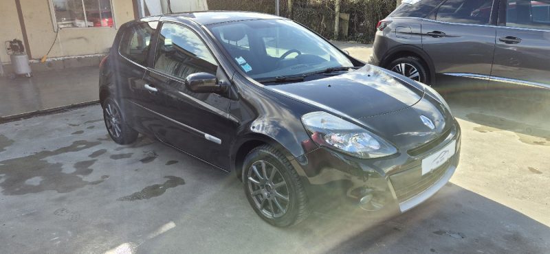RENAULT CLIO 1.5 DCI 85CH TOMTOM 2010