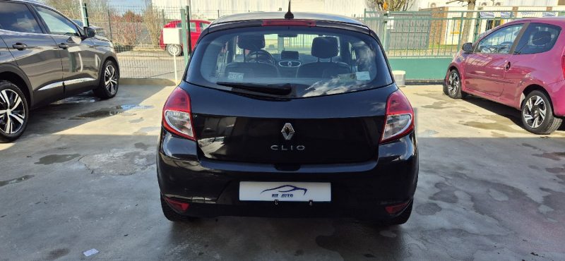 RENAULT CLIO 1.5 DCI 85CH TOMTOM 2010