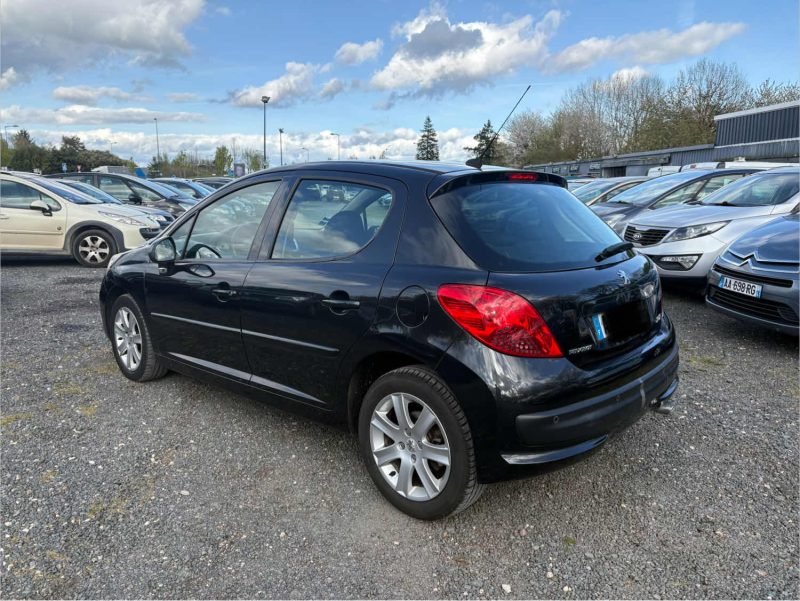 PEUGEOT 207 1.6E 16V 120 EXECUTIVE garantie 12 mois