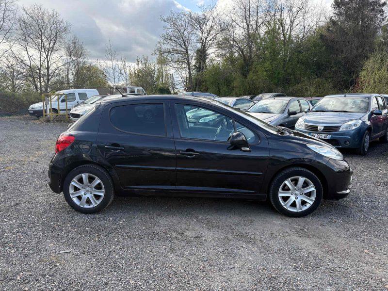 PEUGEOT 207 1.6E 16V 120 EXECUTIVE garantie 12 mois