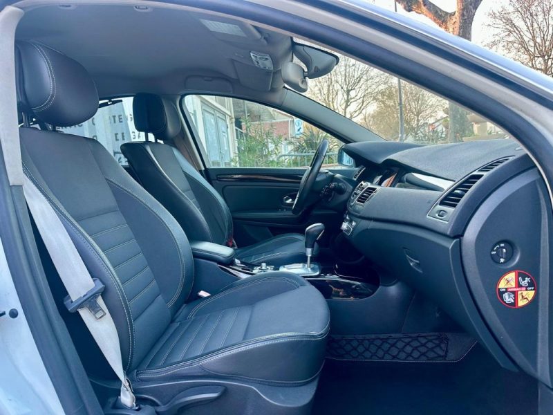 RENAULT LAGUNA 2.0 DCI 175 BOSE EDITION BA 