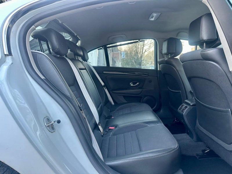 RENAULT LAGUNA 2.0 DCI 175 BOSE EDITION BA 