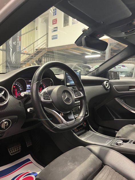 MAGNIFIQUE MERCEDES CLASSE A 200 AMG 156 CH (TOIT OUVRANT PANORAMIQUE, APPLE CARPLAY)⭐️⭐️⭐️⭐️⭐️