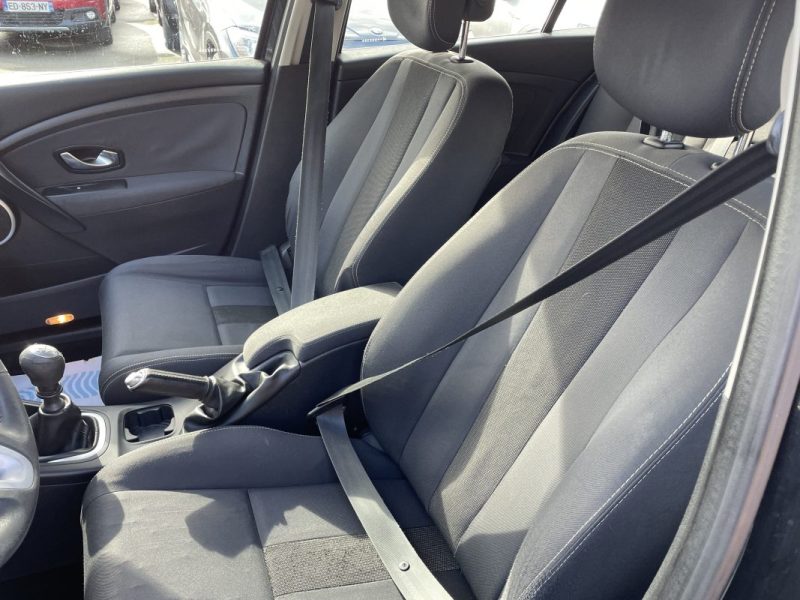 RENAULT MEGANE ESTATE 1.5 DCI 110CV   GARANTIE 3/12 MOIS 2011