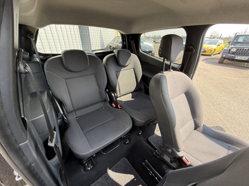 Renault Twingo II (C44) 1.2 LEV 16v 75ch Authentique