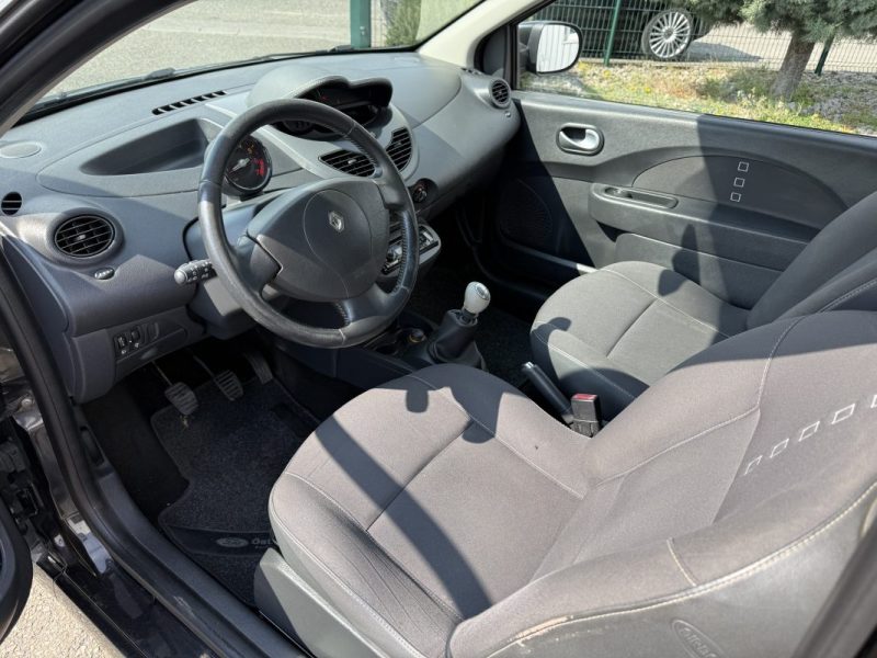 Renault Twingo II (C44) 1.2 LEV 16v 75ch Authentique