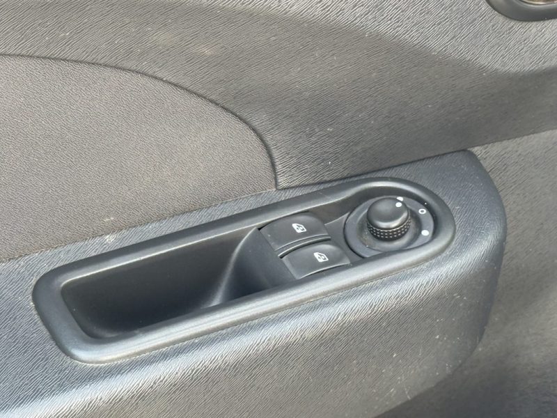 Renault Twingo II (C44) 1.2 LEV 16v 75ch Authentique