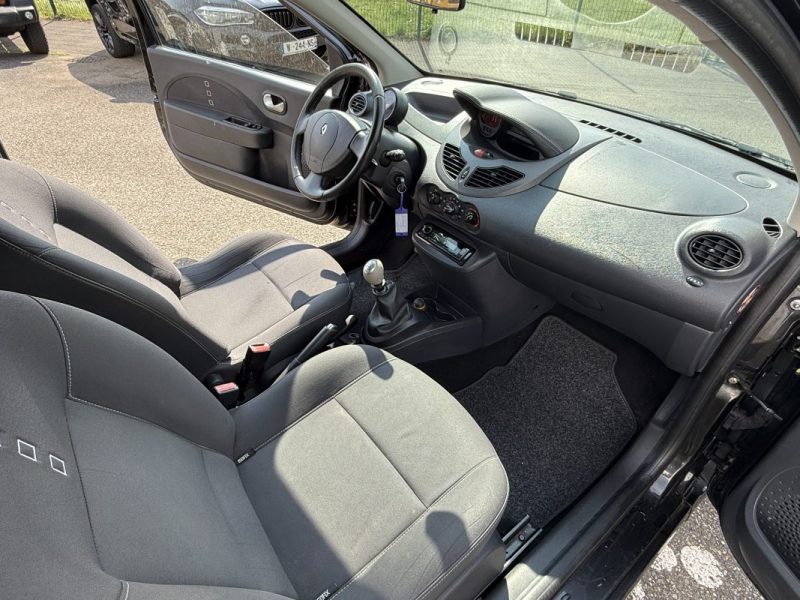 Renault Twingo II (C44) 1.2 LEV 16v 75ch Authentique