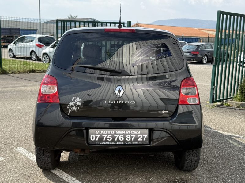 Renault Twingo II (C44) 1.2 LEV 16v 75ch Authentique