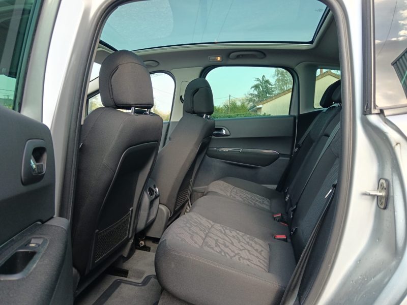 PEUGEOT 3008 1.6 HDI 112 cv PREMIUM TRES PROPRE CT OK / Toit pano / Bluetooth / SUIVI COMPLET