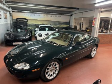 JAGUAR XKR Coupé BRITISH RACING GREEN